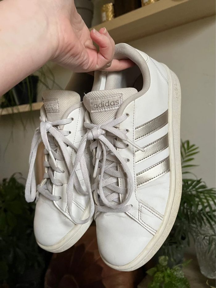 Baskets confortable Adidas Grand Court Base - blanc et gris argenté - photo numéro 15