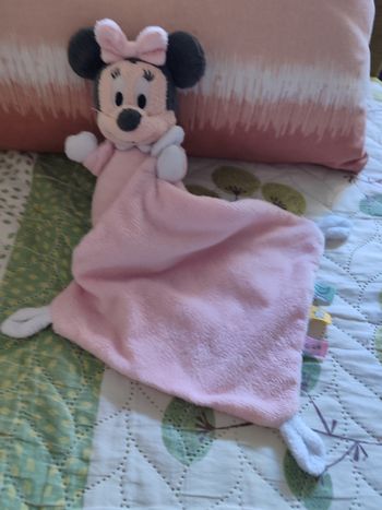 Doudou Minnie mouchoir