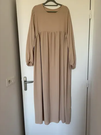 Abaya beige en jazz neuve