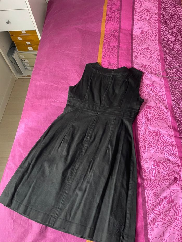 Robe noire classique joli col - photo numéro 4
