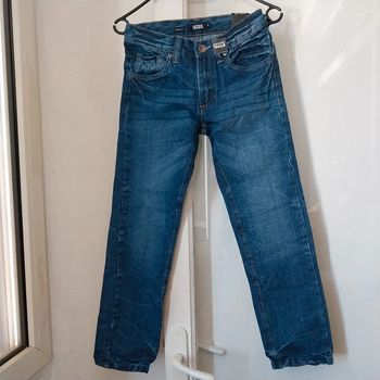Jeans Neuf taille 11 ans