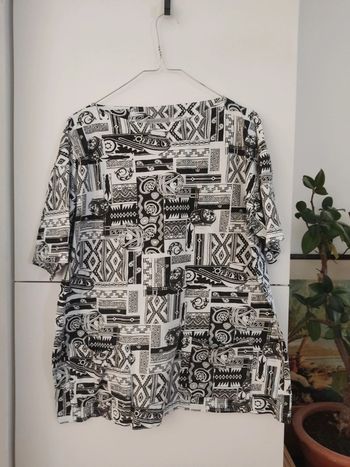 T shirt en coton vintage coupe droite motifs graphiques taille 42