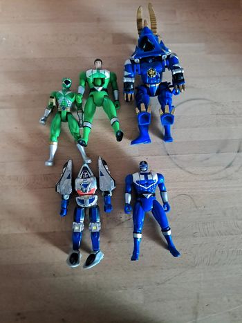 Lot de 5 Power Rangers 99,2000,2001 et 2002