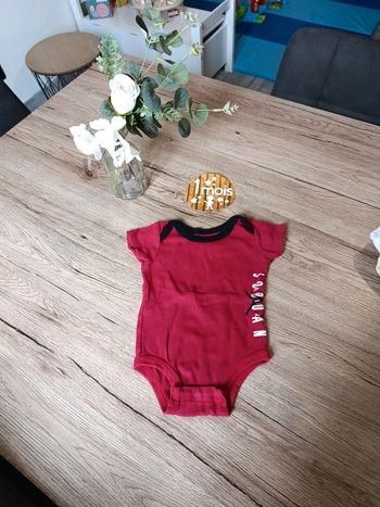 Body air Jordan 6 mois