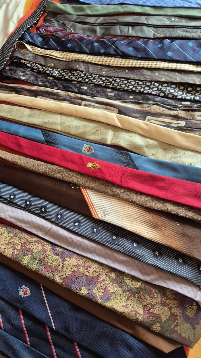 Lot de 38 cravates Vintage - photo numéro 3