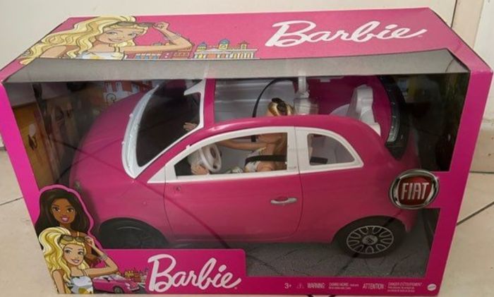 Barbie et sa Fiat 500 - photo numéro 3