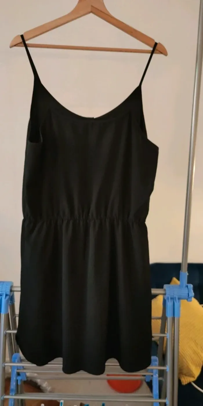 Petite robe noire - photo numéro 2