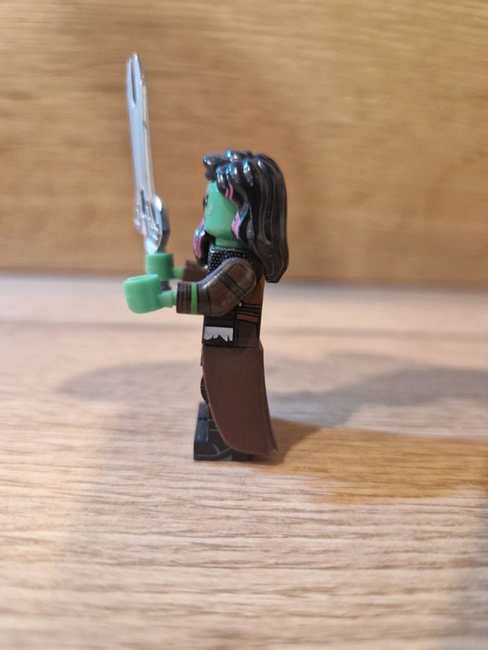 Figurine type lego Gamora les gardiens de la galaxie Marvel - photo numéro 2