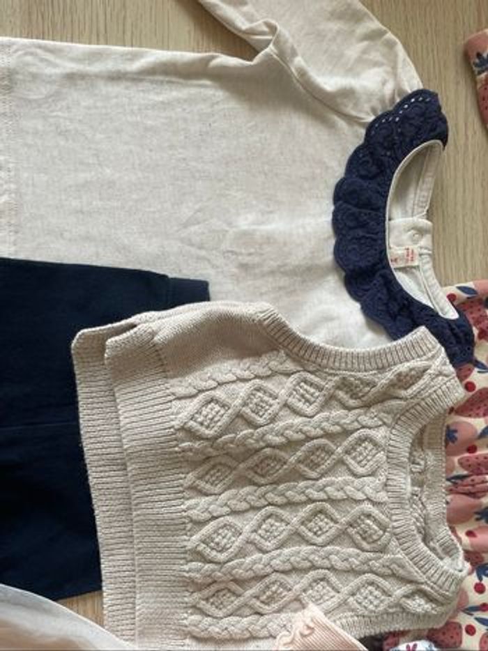 Lot vêtements bébé fille 12 mois - photo numéro 2