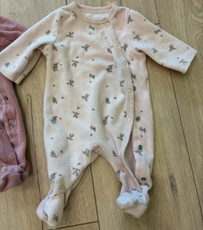 Lot trois pyjamas - photo numéro 3