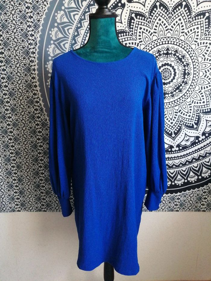 Robe bleue roi manches longues épaules froncés et détails aux poignets / reserved / (S) - photo numéro 2