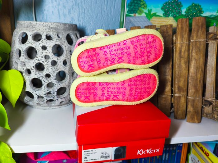 Chaussures sandales kickers 26 jaune pâle et rose - photo numéro 5