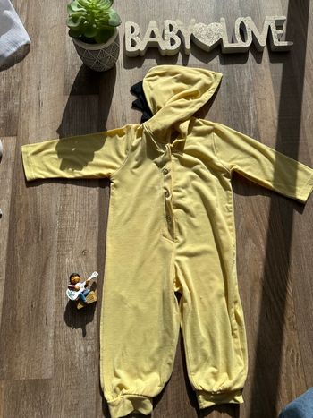 - Combinaison jaune        - 12 mois  - Très bon état  