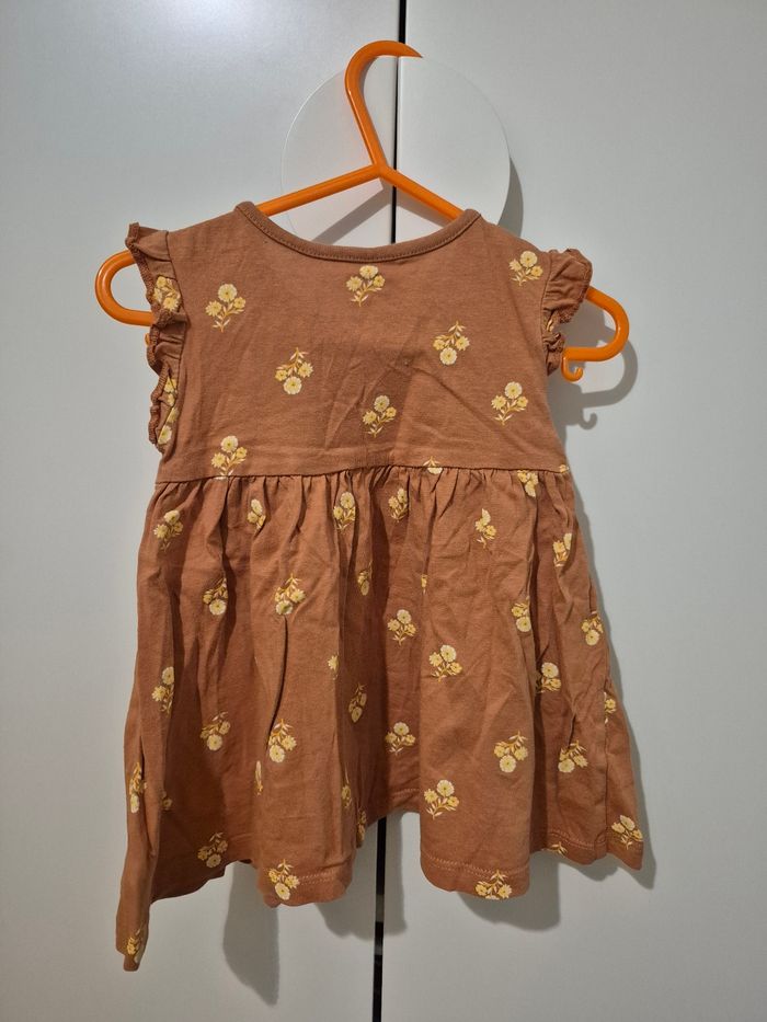 Robe Zeeman taille 9 mois - photo numéro 3
