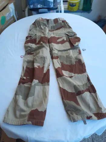 Pantalon militaire camouflage sable taille M