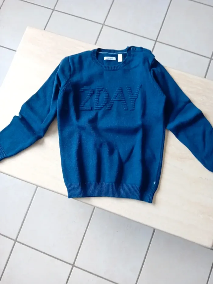Pull en laine okaidi bleu marine