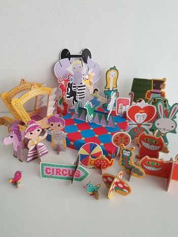 Jeu à assembler figurines en cartons