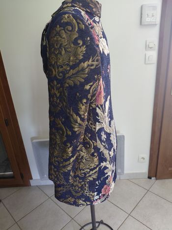 Manteau élégant style Desigual