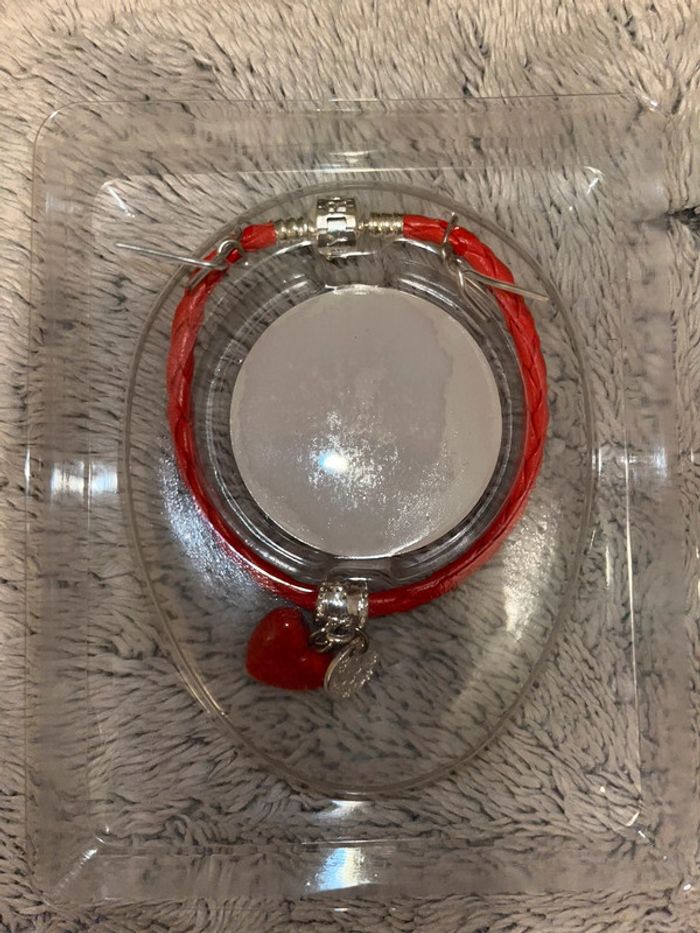 Bracelet rouge - photo numéro 4