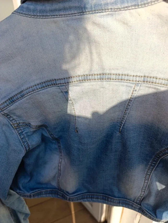 Veste en jean courte , taille S, bon état ! - photo numéro 6
