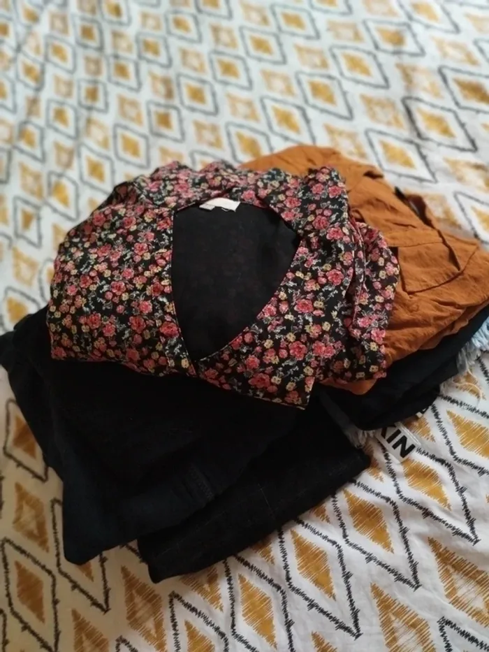 Lot de vêtements pour ados ou femme taille S (36) - photo numéro 2