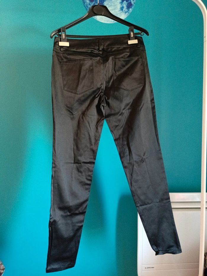Pantalon noir - photo numéro 3