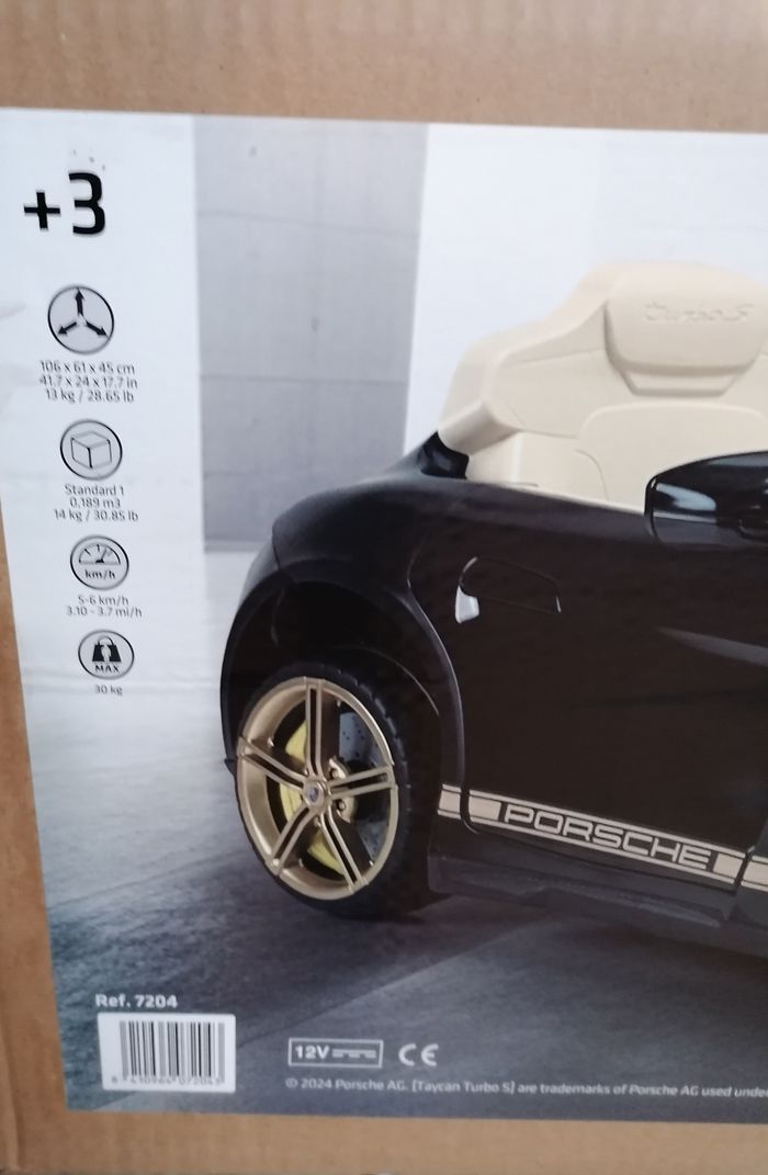 Voiture Électrique Porsche Taycan S 12V Noir avec télécommande | Injusa neuf emballé, jamais ouvert  envoie possible par relais colis uniquement. - photo numéro 2