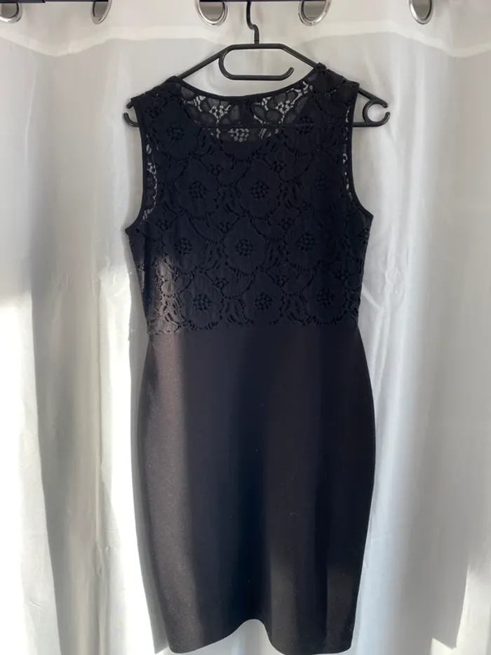 Robe noire - photo numéro 3