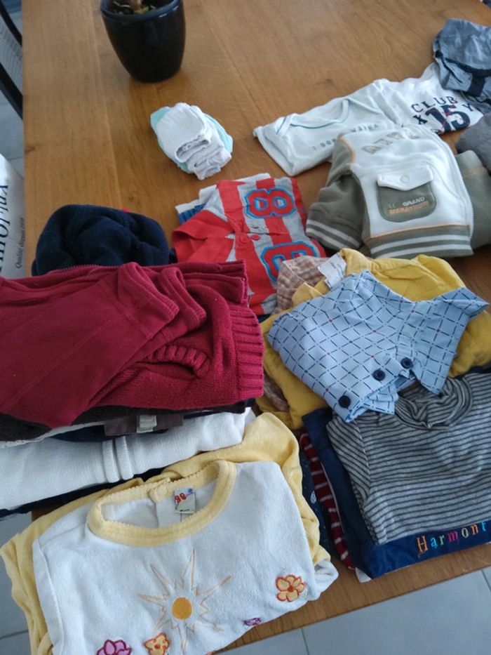 Lot de 45 vêtements et accessoires garçon 12 mois - photo numéro 3