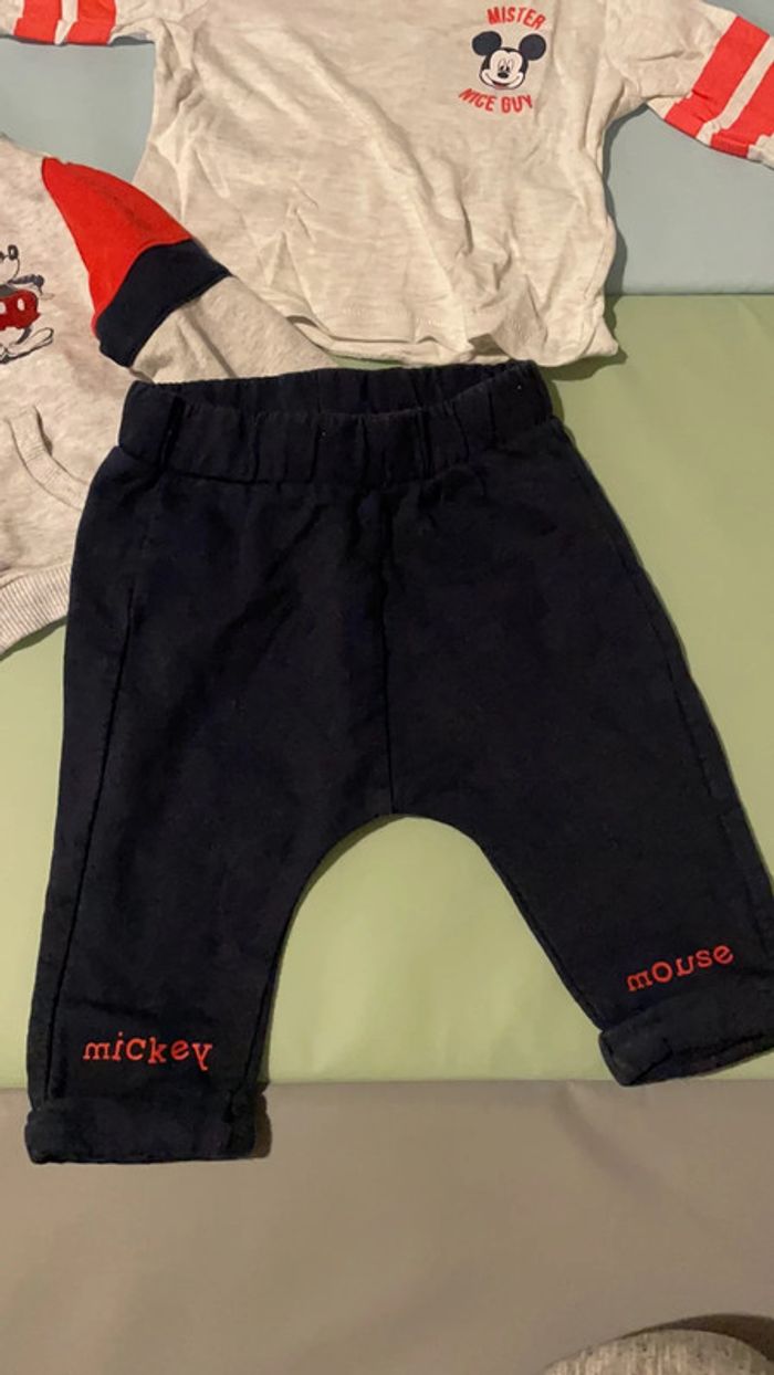 Ensemble Mickey 6 mois - photo numéro 3