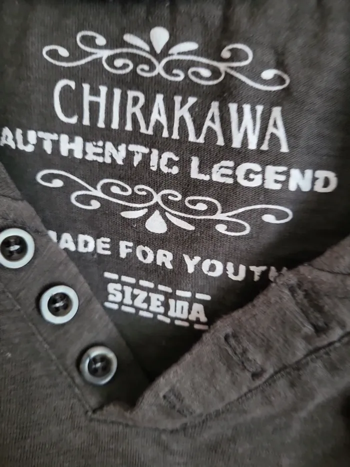 T shirt col v chirakawa - photo numéro 4