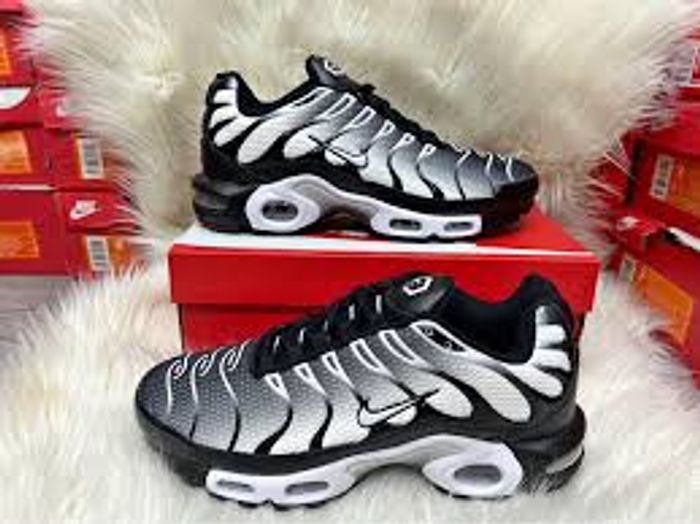 Nike TN noir gris enfant 33 - photo numéro 4
