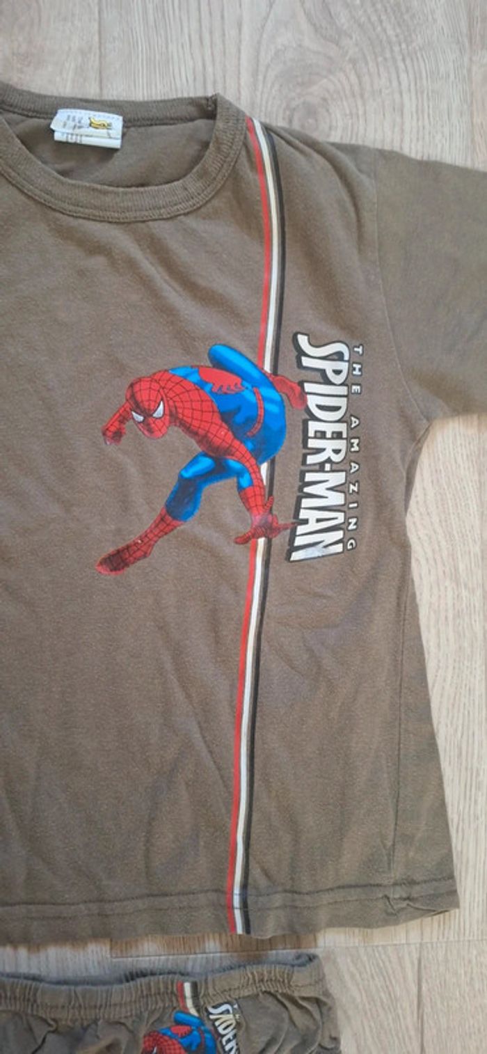 T-shirt Spiderman 4/6ans TBE - photo numéro 2