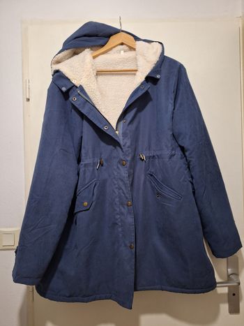 Manteau  fourré  à  capuche , bleu ( effet Jean ) taille 48/50