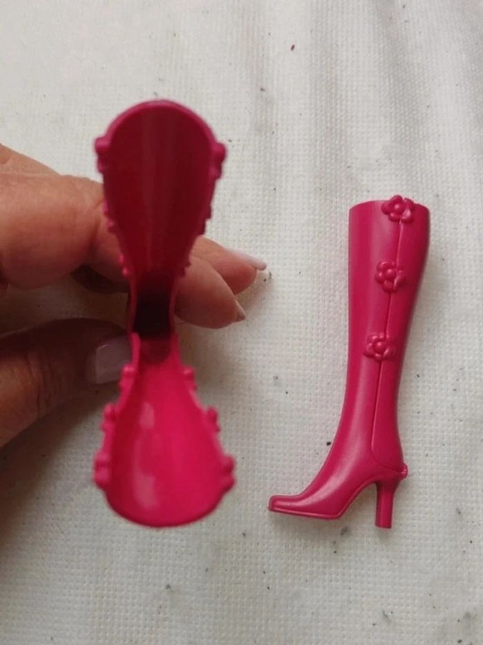 🌈Bottes Rose Barbie Mattel à clipper🌈 - photo numéro 4