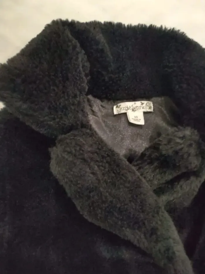 Gilet épais noir fausse fourrure fille 10 ans - photo numéro 2