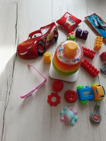Lot jouets enfant bébé divers
