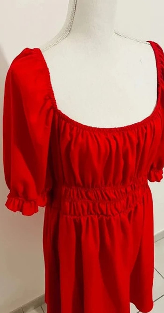Robe rouge manches resserrées - photo numéro 3