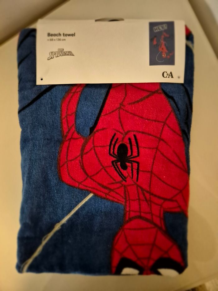 Drap de plage spiderman C&A - photo numéro 2