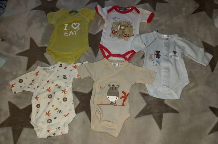 Lot vêtements naissance 
Bon état voir très bon 
Diverses marques - photo numéro 3