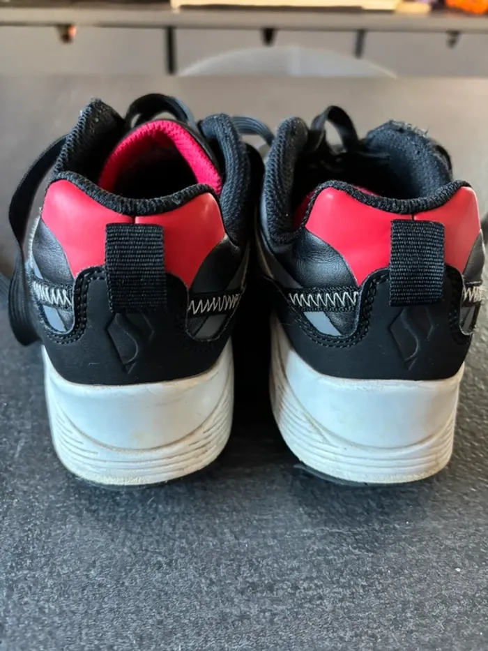 Basket garçon Skechers à mémoire de forme taille 36 en bon état - photo numéro 3