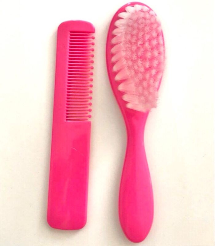 Brosse et peigne roses pour bébé