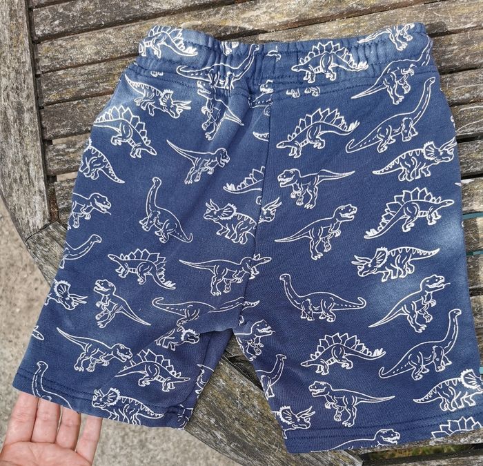 Short dinosaure 6 et 7 ans primark - photo numéro 2
