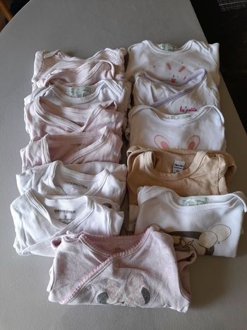 Lot de 13 bodies 3 mois