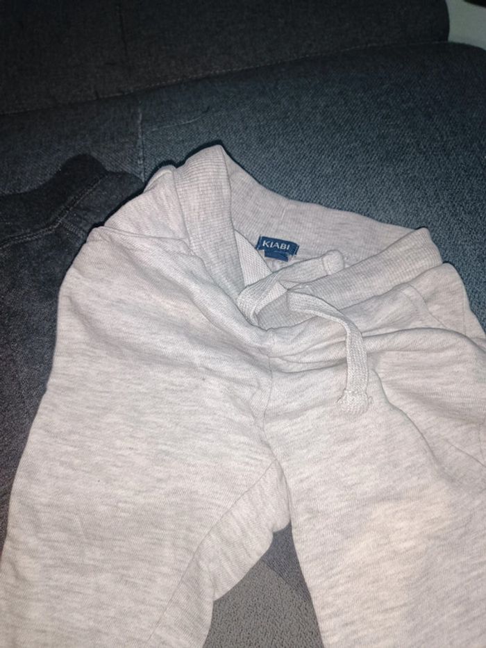 Lot 2 joggings - photo numéro 3