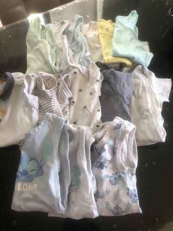 Lots de 15 bodies été uni et imprimé et stitch 