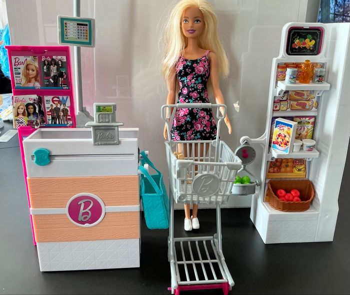 Barbie au supermarché