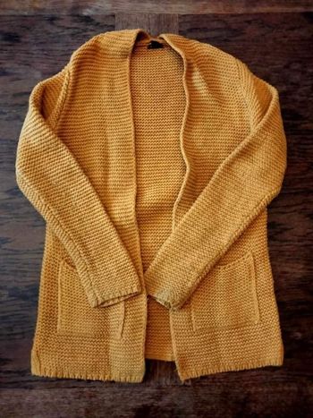 Grand gilet en laine jaune