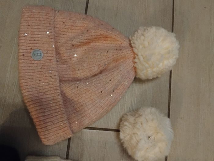 Lot Bonnet fille taille 55 - photo numéro 4