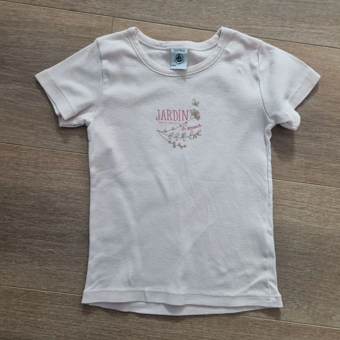 Lot 2 tee-shirt MC et ML Petit Bateau Taille 5 ans